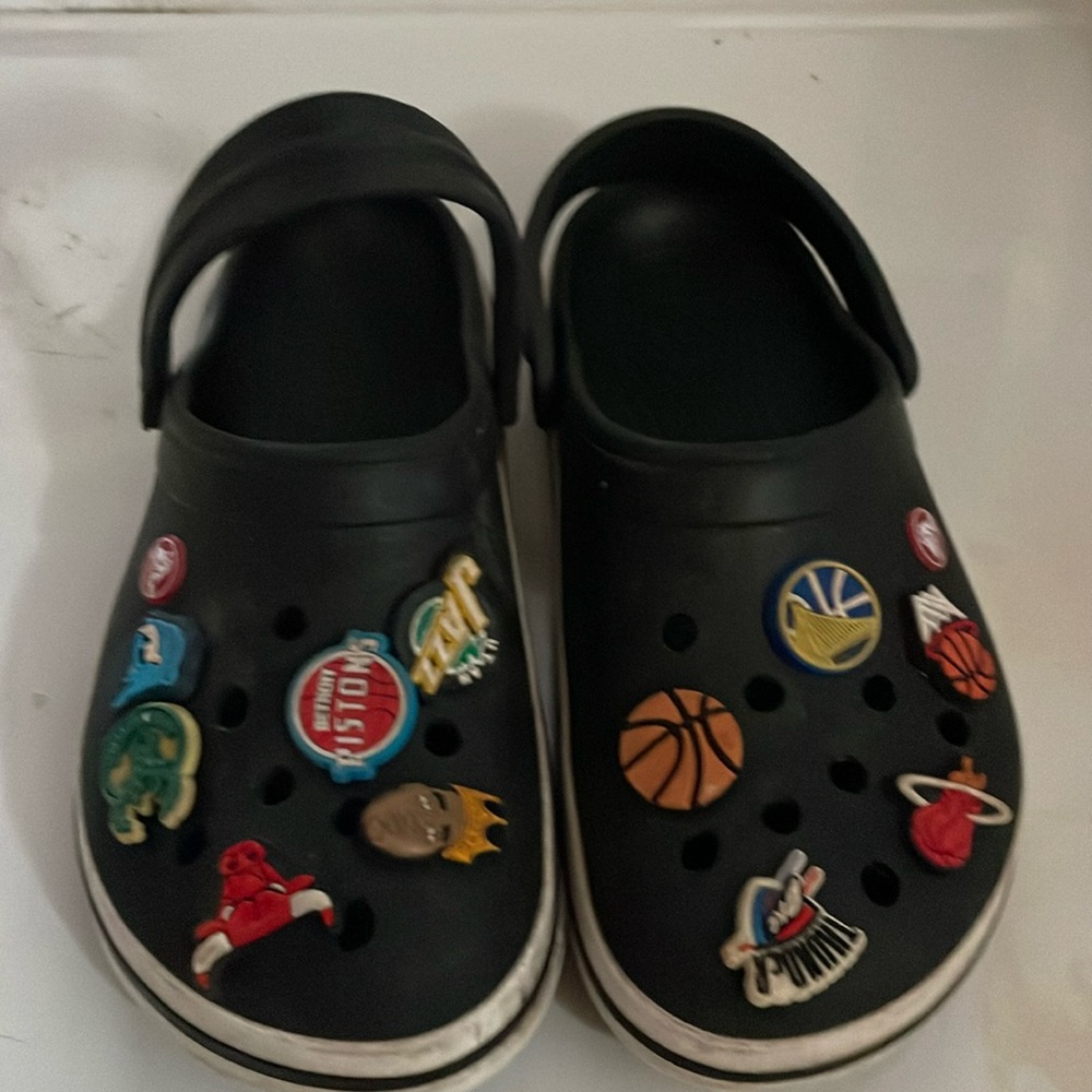 CROCs